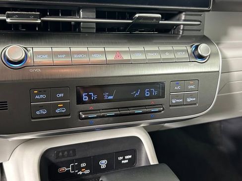 Used 2025 Hyundai Kona SEL AWD/4WD image 22