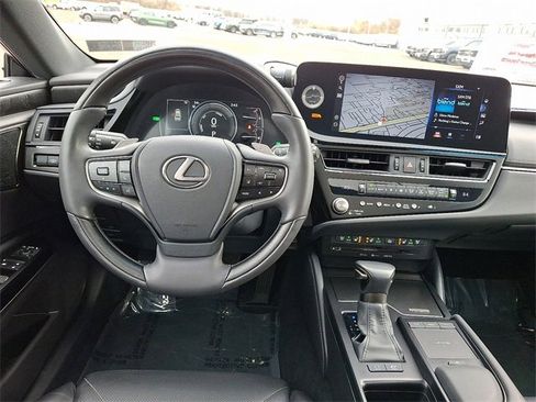 Used 2022 Lexus ES 300h Ultra Luxury w/ Accessory Package 2 image 11
