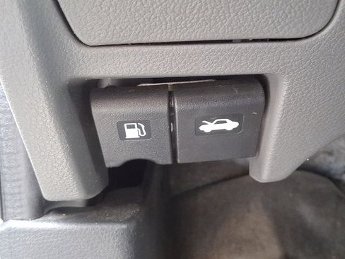 Used 2015 Nissan NV200 S image 24