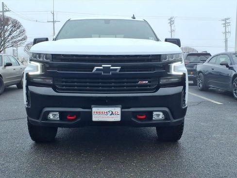 Used 2021 Chevrolet Silverado 1500 LT Trail Boss w/ Convenience Package II image 2