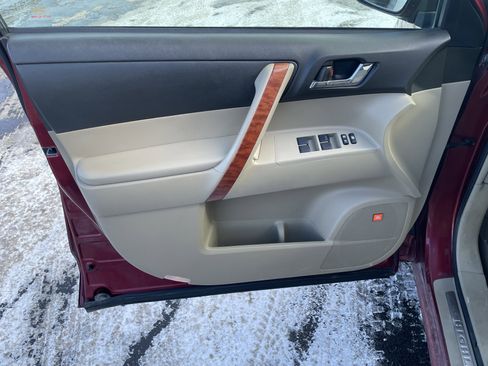 Used 2010 Toyota Highlander Limited image 12