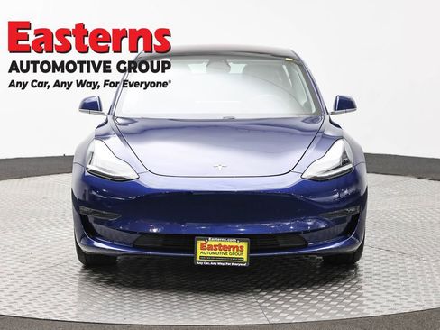 Used 2018 Tesla Model 3 Mid Range image 2