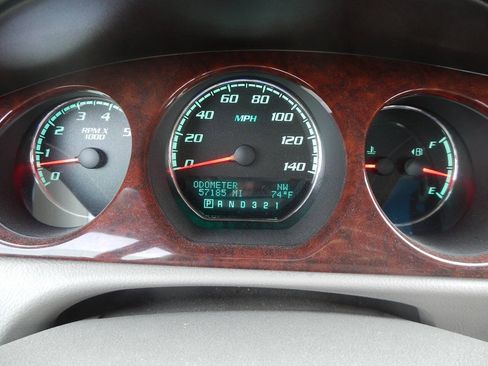 Used 2009 Buick Lucerne CXL FWD image 3
