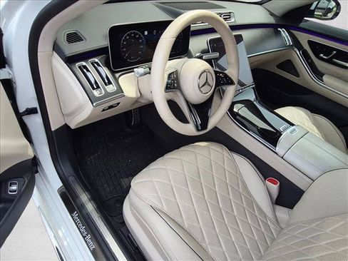 Used 2024 Mercedes-Benz S 580e 4MATIC Sedan w/ AMG Line image 3
