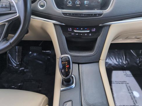 Used 2018 Cadillac XT5 FWD image 14