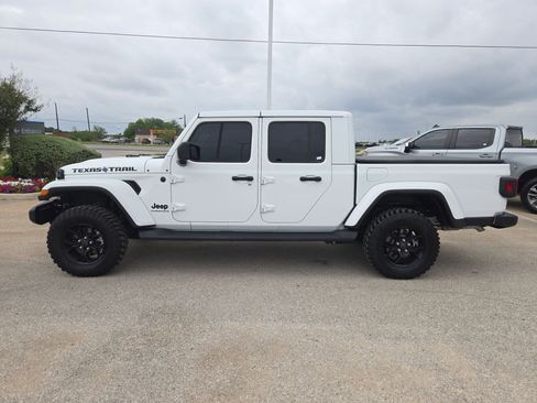 Used 2025 Jeep Gladiator Sport image 6