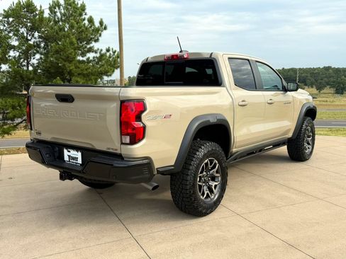 Used 2024 Chevrolet Colorado ZR2 w/ Technology Package AWD/4WD image 6