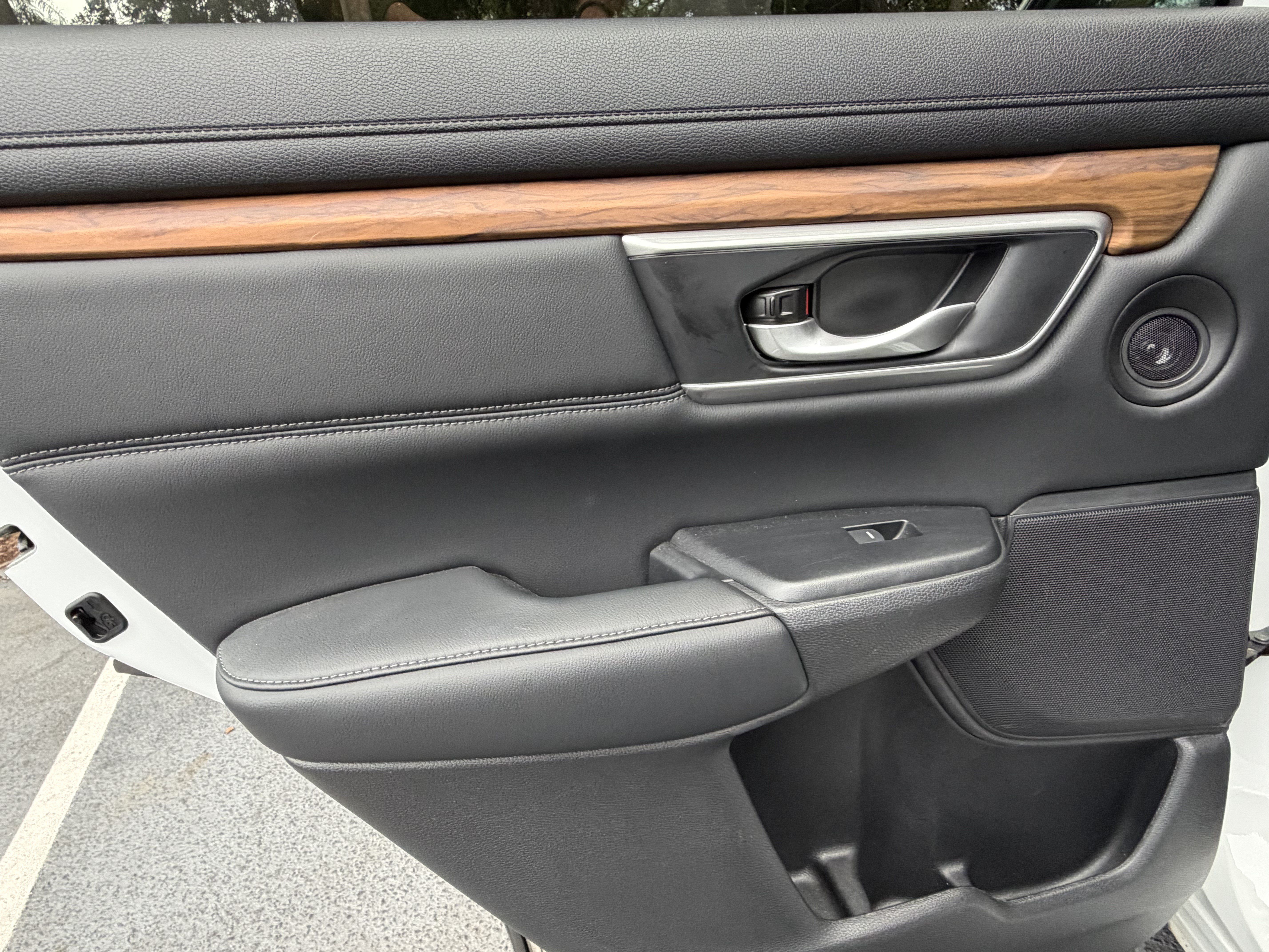 Used 2019 Honda CR-V Touring image 30