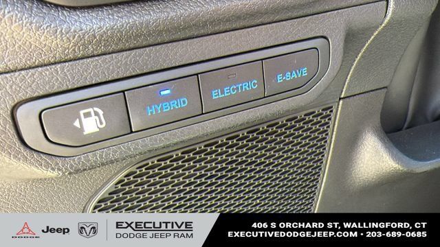Used 2024 Jeep Wrangler Unlimited w/ Convenience Group AWD/4WD image 21