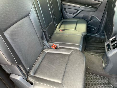 Used 2018 Volkswagen Atlas SE FWD image 16