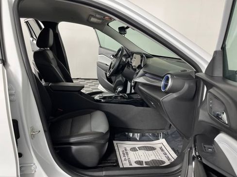 Used 2024 Chevrolet Trax LT w/ Driver Confidence Package FWD image 38