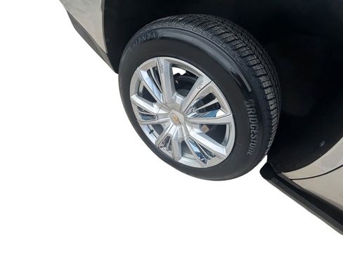 Used 2023 Chevrolet Tahoe High Country w/ Premium Package 2 AWD/4WD image 18