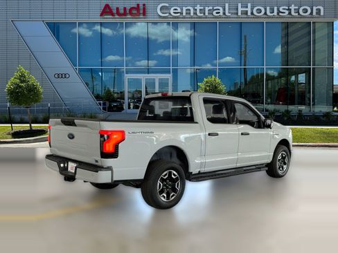 Used 2023 Ford F150 Lightning XLT image 8