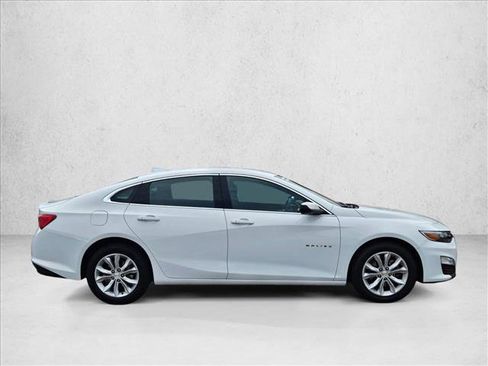 Used 2025 Chevrolet Malibu LT image 4