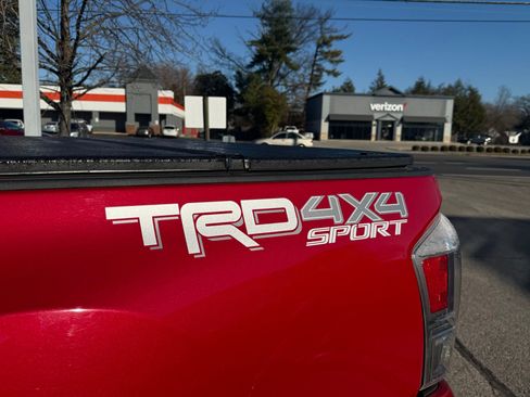 Used 2023 Toyota Tacoma TRD Sport image 12