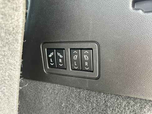 Used 2022 Cadillac XT6 Premium Luxury image 6