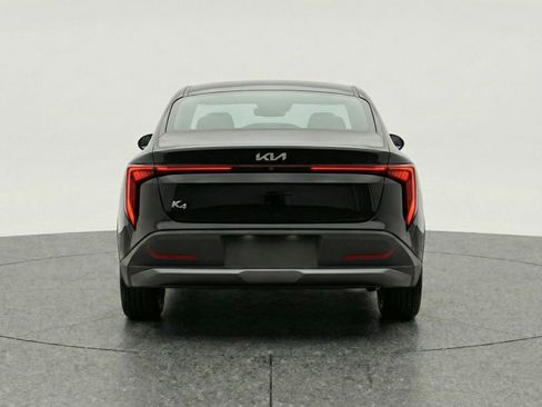 Used 2025 Kia K4 LXS image 7