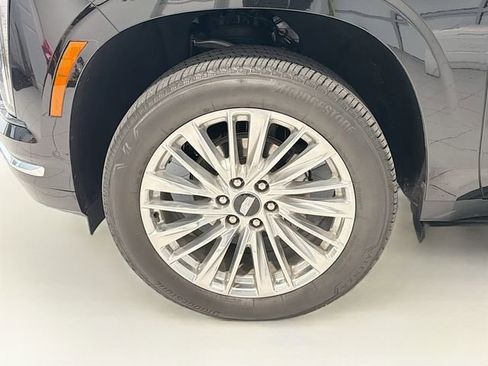 Certified 2025 Cadillac Escalade ESV Premium Luxury image 29