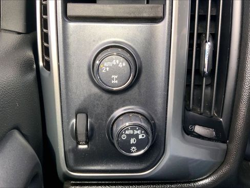 Used 2018 Chevrolet Silverado 1500 LT w/ Texas Edition image 36