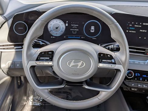 Certified 2024 Hyundai Elantra SEL w/ Convenience Package image 19