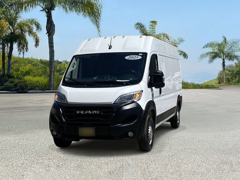 Used 2025 RAM ProMaster 2500 w/ Convenience Group FWD image 7