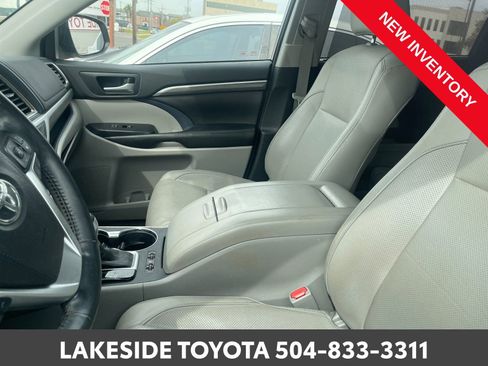 Certified 2017 Toyota Highlander Limited image 12