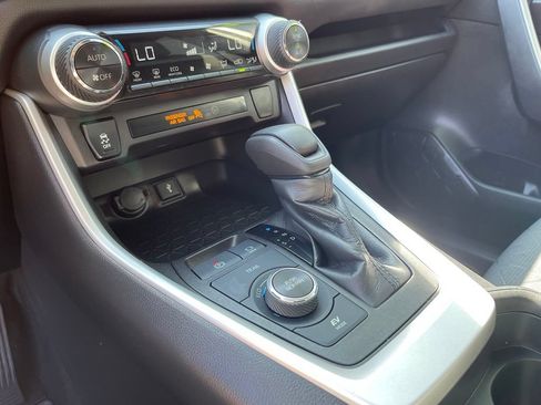 Used 2021 Toyota RAV4 XLE w/ Convenience Package AWD/4WD image 24