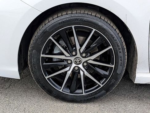 Used 2022 Toyota Camry SE w/ Convenience Package image 12