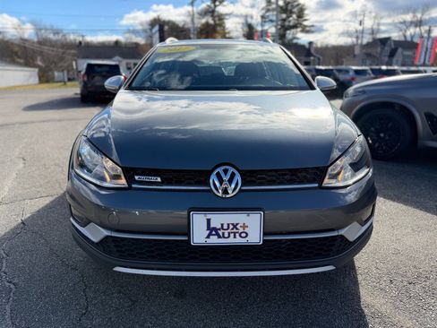 Used 2017 Volkswagen Golf Alltrack S image 5