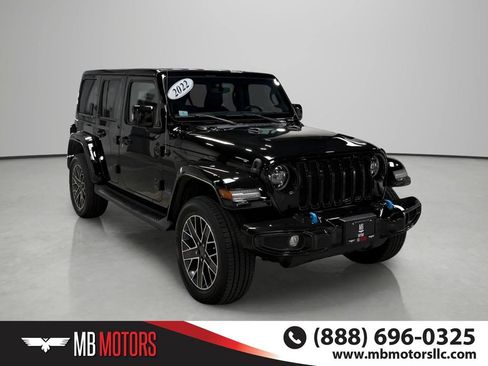 Used 2022 Jeep Wrangler Unlimited Sahara AWD/4WD image 2