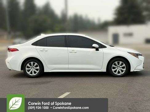 Used 2021 Toyota Corolla LE w/ Carpet Mat Package (TMS) FWD image 10