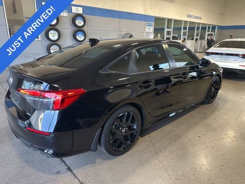 Used 2023 Honda Civic Sport image 3