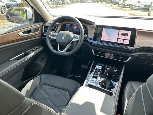 New 2026 Volkswagen Atlas SE image 9