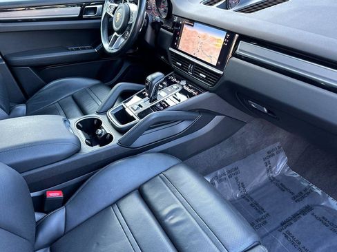 Used 2023 Porsche Cayenne S image 15