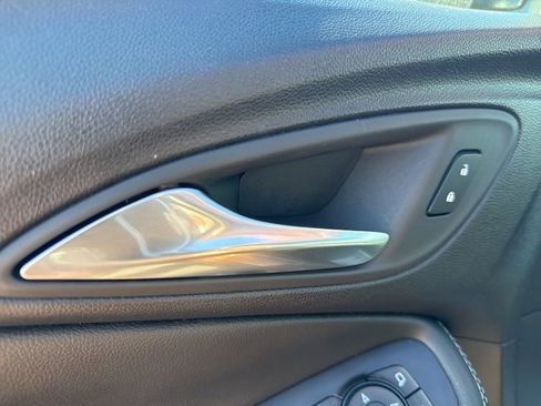 Used 2024 Buick Encore GX Sport Touring image 16