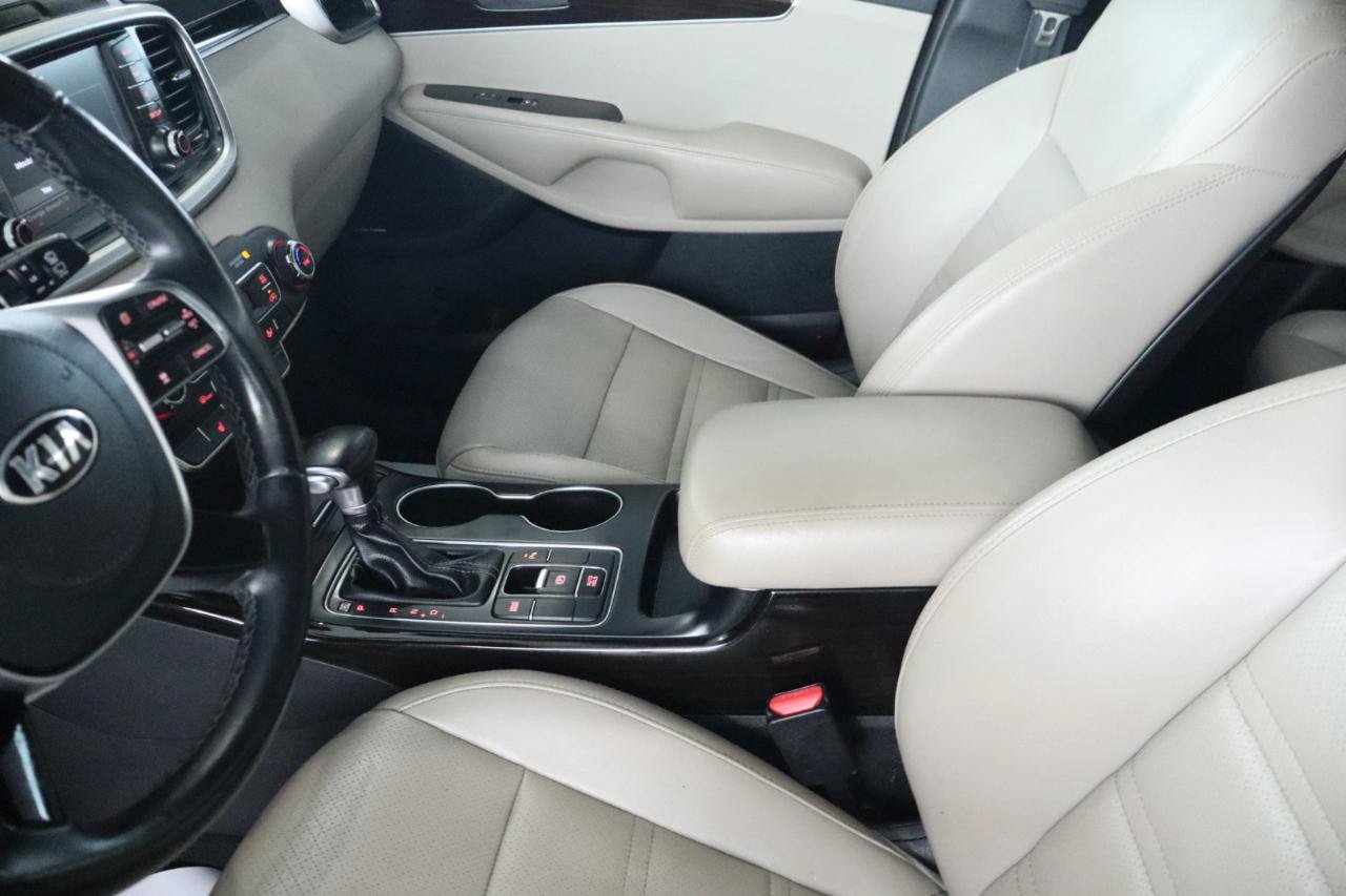 Used 2019 Kia Sorento EX w/ EX Touring Package FWD image 17