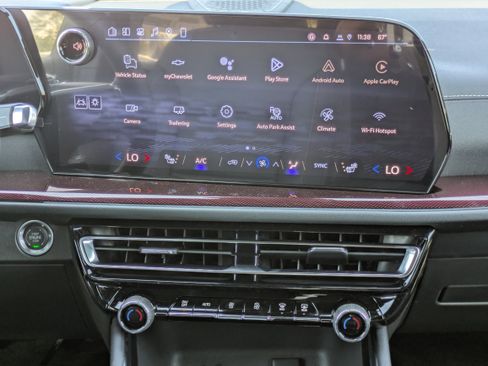 New 2026 Chevrolet Traverse Z71 w/ Enhanced Driving Package image 5