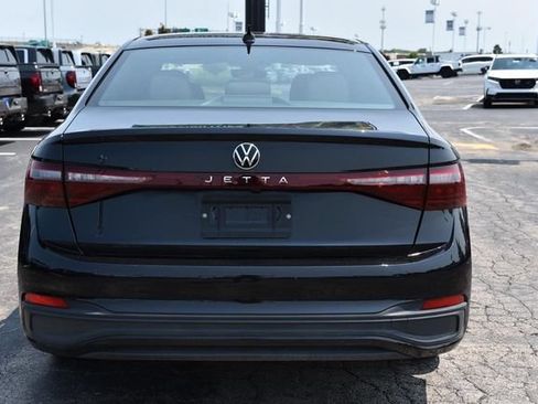 Certified 2025 Volkswagen Jetta Sport FWD image 6