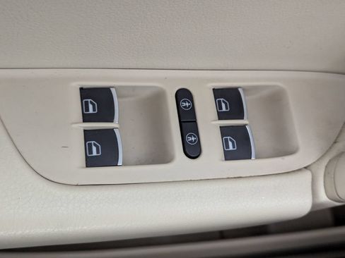 Used 2012 Volkswagen Touareg Sport AWD/4WD image 45