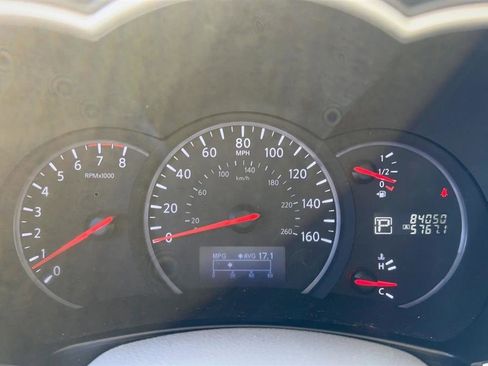 Used 2015 Nissan Quest SL image 28