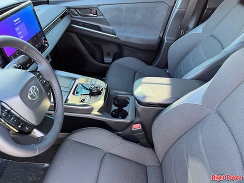 Used 2026 Toyota C-HR AWD/4WD image 21