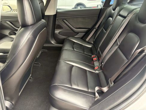 Used 2018 Tesla Model 3 Long Range RWD image 10