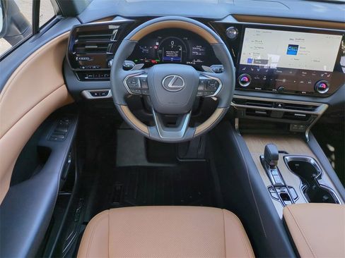 Used 2025 Lexus RX 350h image 16