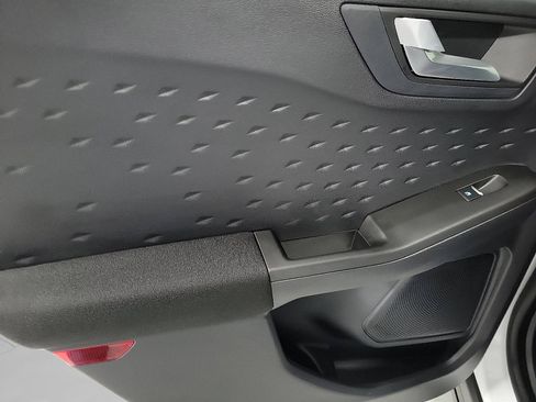 Used 2020 Ford Escape SE image 10