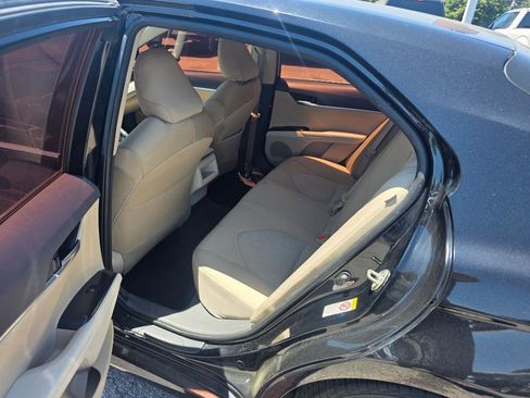Used 2018 Toyota Camry LE FWD image 7