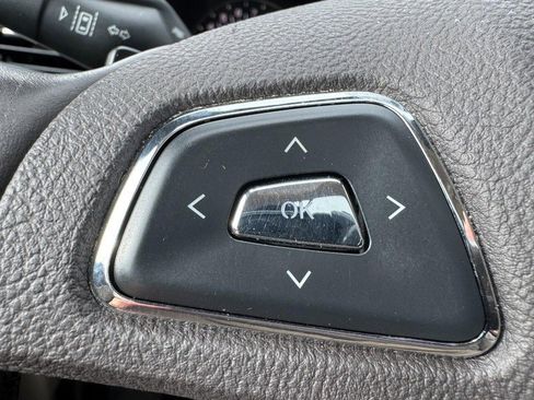 Used 2018 Lincoln MKC Reserve image 18