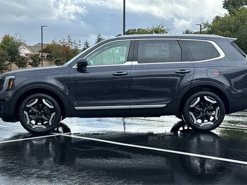 New 2025 Kia Telluride S image 10