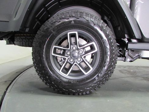 New 2026 Jeep Gladiator Mojave AWD/4WD image 9