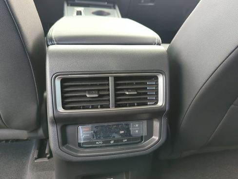 New 2026 Volkswagen Atlas SE image 31