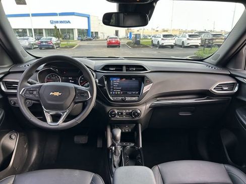 Used 2023 Chevrolet TrailBlazer ACTIV w/ Sun and Liftgate Package AWD/4WD image 9